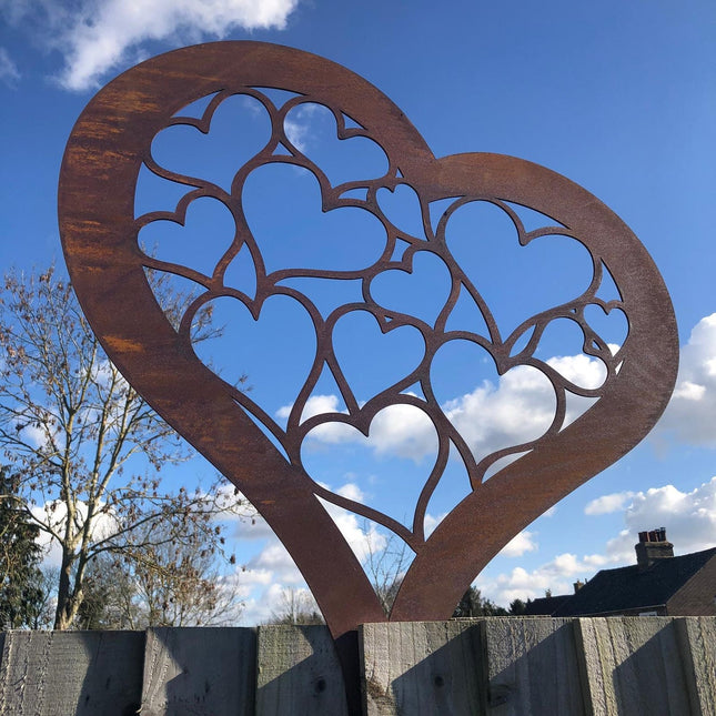 Garden heart rusty metal lawn decor ornament feature decoration