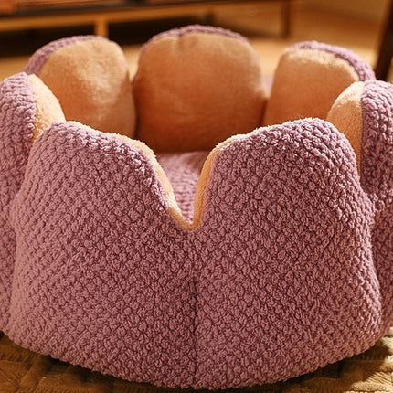 Soft and Warm Cat Bed – Plush Indoor Pet Nest for Cats